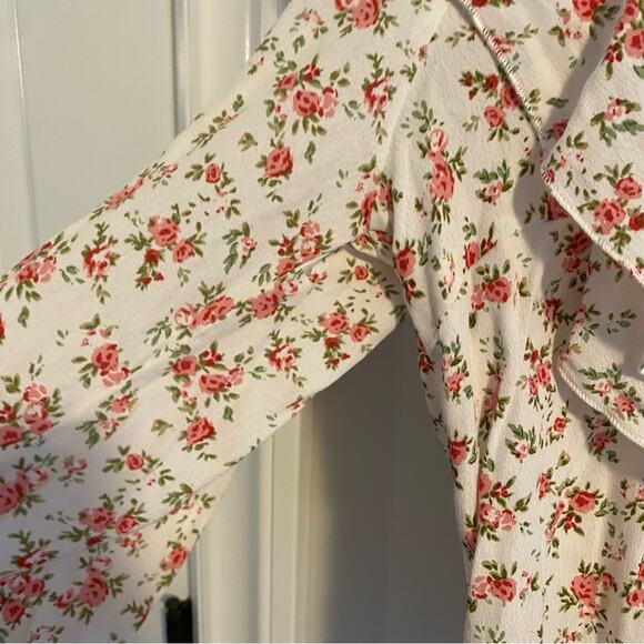 Boutique White Pink Floral Cropped Rayon Top Small - Picture 7 of 11